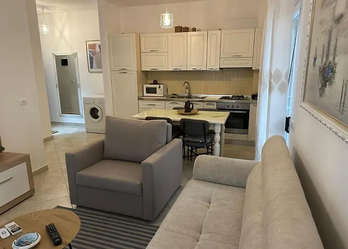 Sibora's Golem (Tirana)